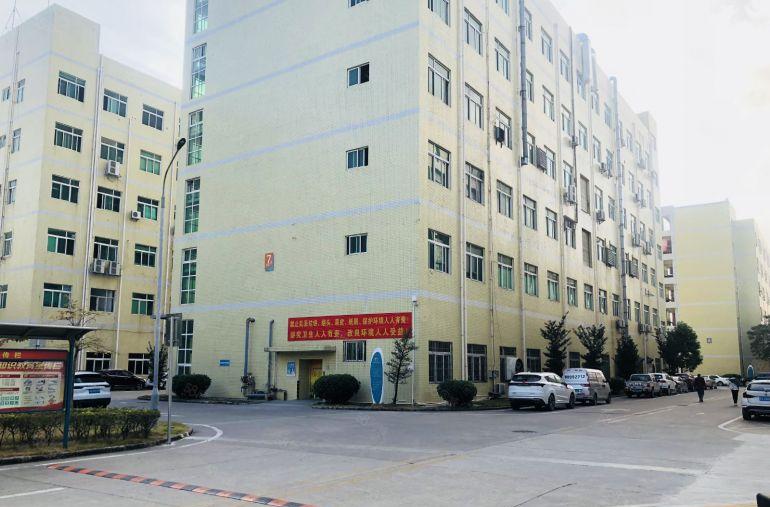 龙岗坪地原房东工业园楼上2000平带装修办公室厂房出租可分租