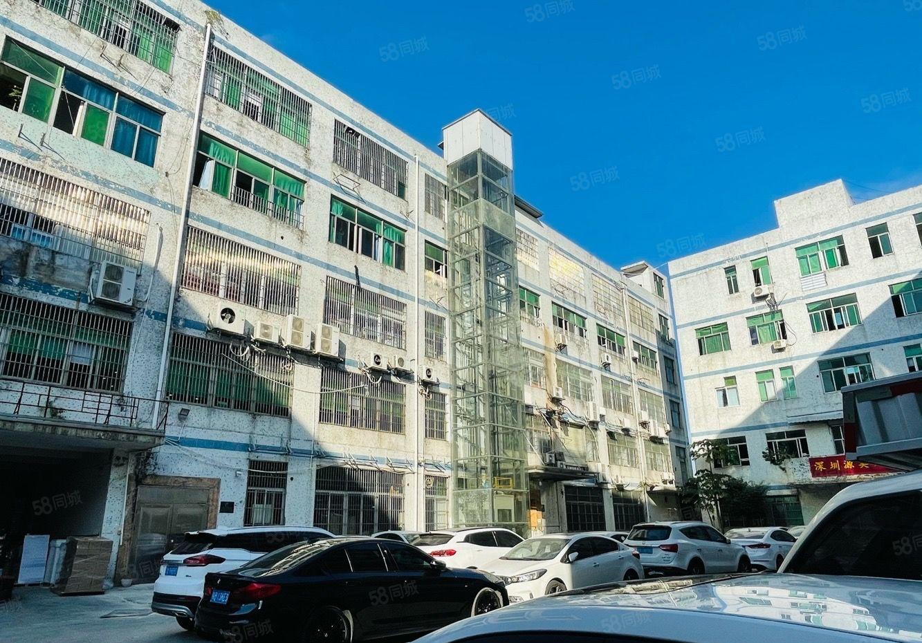 横岗四联嘉联工业区一二楼各1400平厂房出租，一楼高8米