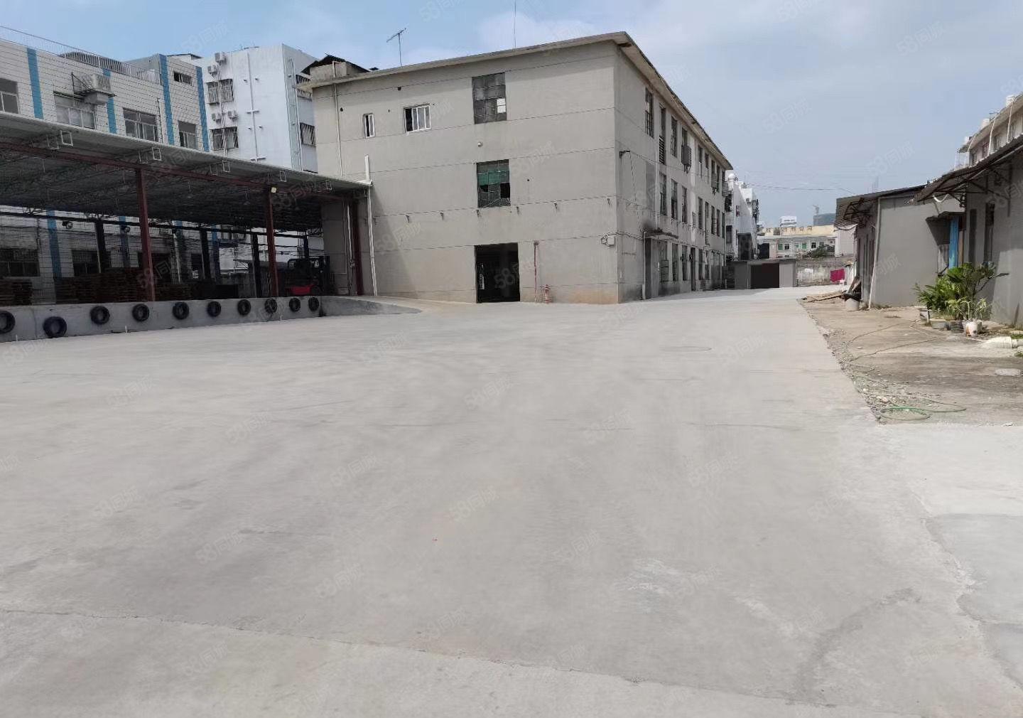 200平起分租，平湖新木工业园1500平独院一楼仓库厂房出租