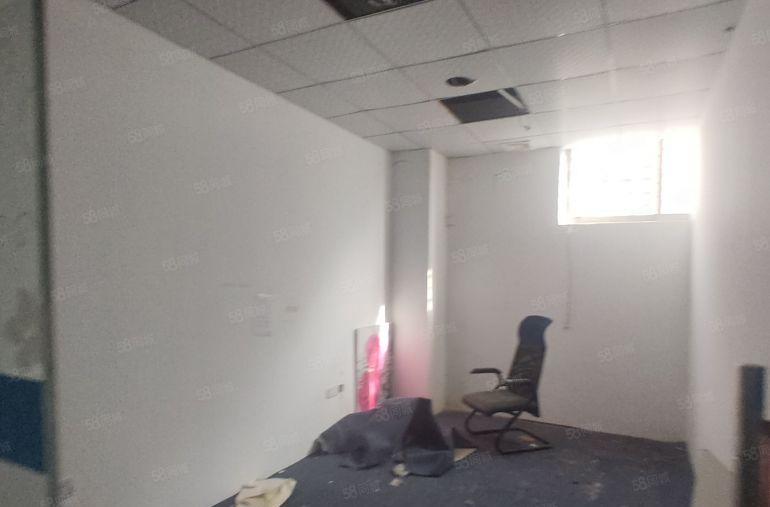 龙岗中心城龙城大道附近楼上精装修400平厂房仓库出租 可分租