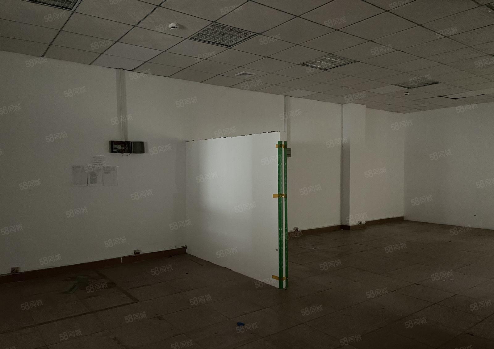 带装修三楼290平方价格实惠出租横岗坳背