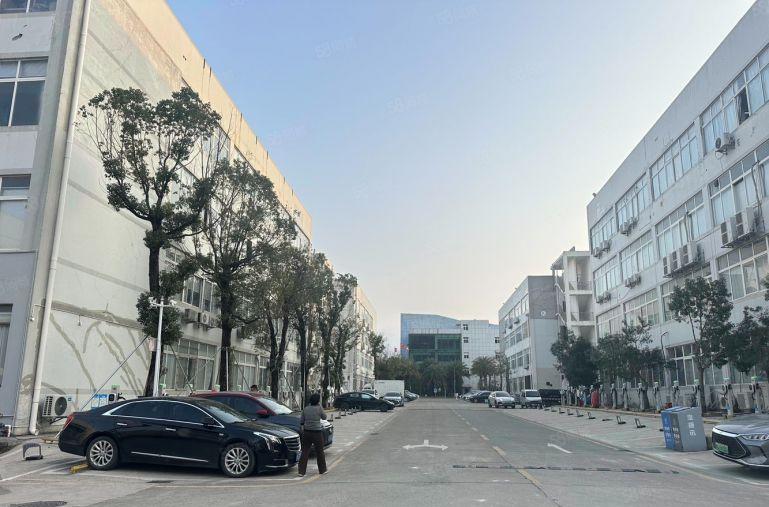 龙岗宝龙地铁口原房东单层2000平厂房出租独栋厂房出租分租