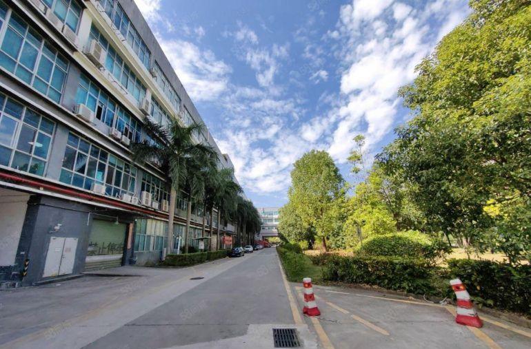 龙岗坪地原房东红本厂房出租楼上1000平带装修仓库出租可分租