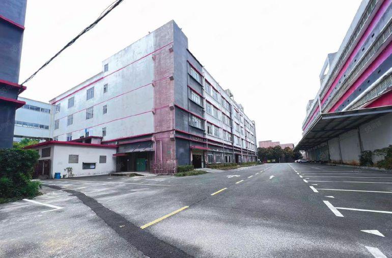 深圳龙岗带卸货平台一楼厂房低价出租厂房出租