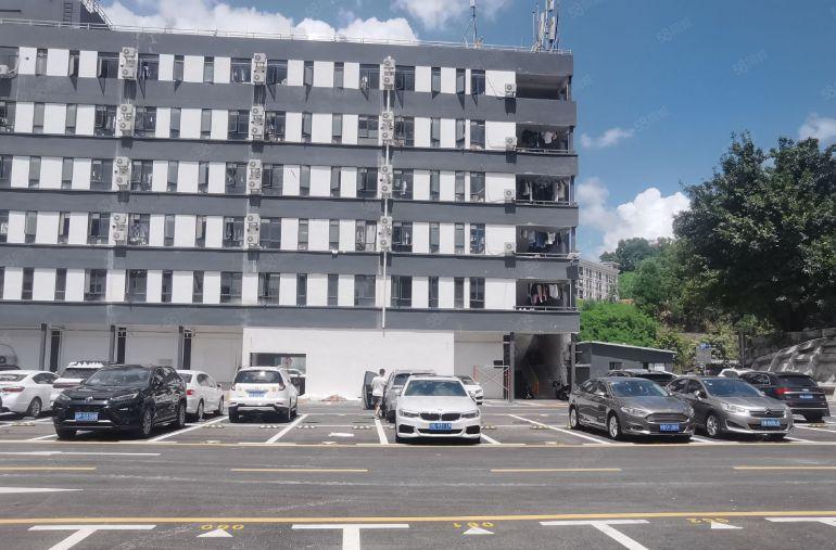 坂田，1500平，可分租，吉华街道，村委，主干道旁，厂房出租