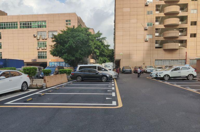 龙岗平湖原房东红本一楼厂房2000平方出租大小可分租可重工业