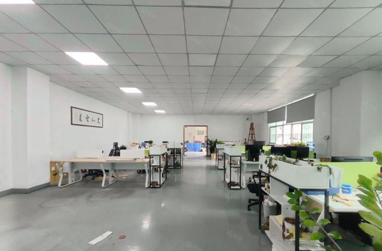 坂田光雅园地铁口 电商园 一楼楼上500平厂房招租 空地大！