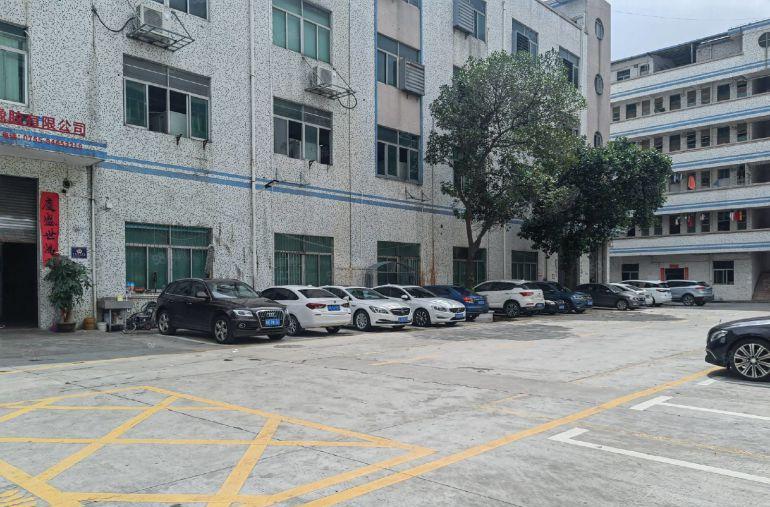 平湖独院新出一二楼3200平方厂房仓库出租可分租形象好交通好