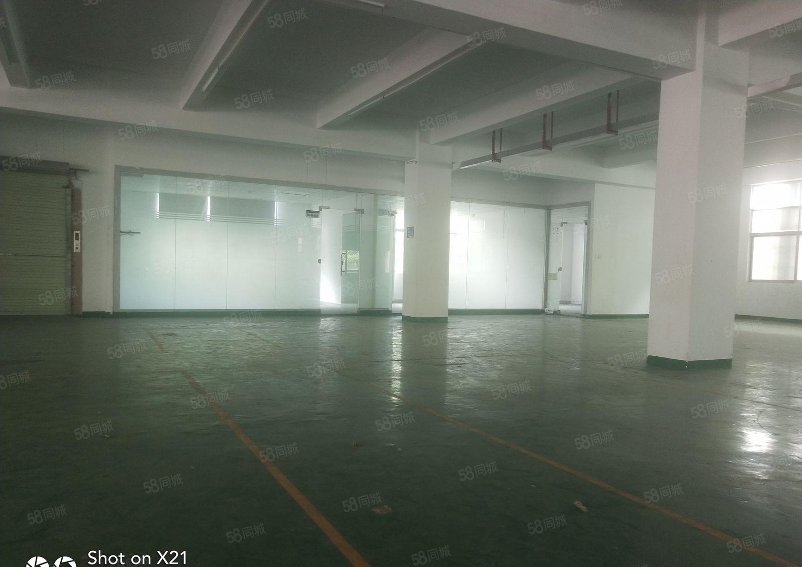 平湖华南厂房一二楼2300平米，二楼1150平米