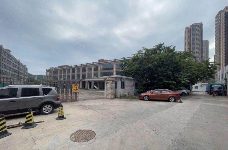 横岗特价20元近地铁独门独院 房东直租空地8000平 大路旁