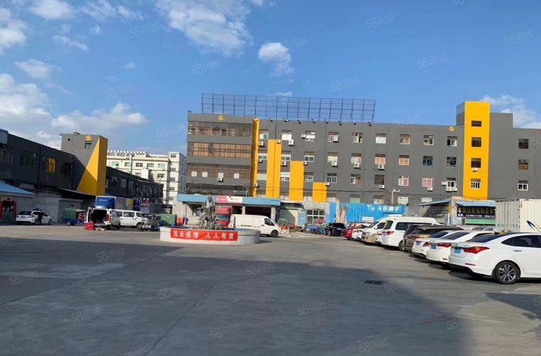 横岗四联地铁口附近新出楼上120平带精装修红本厂房出租