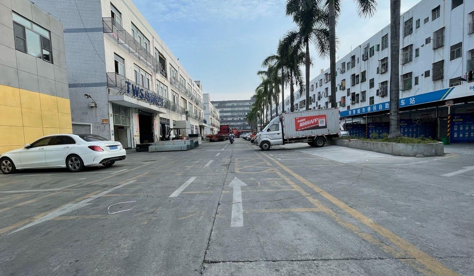 龙岗宝龙工业区一楼2000平方可分租200平方起仓库厂房出租