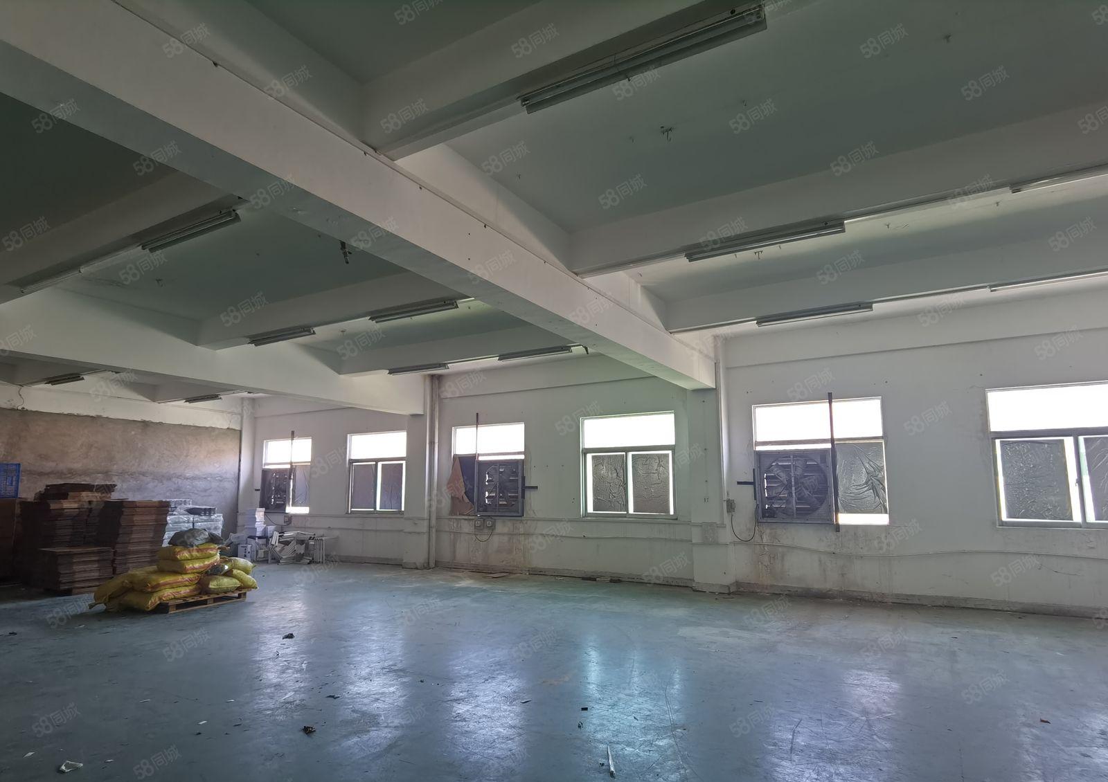 爱联嶂背工业区一楼1000平米低价厂房仓库出租现成水电