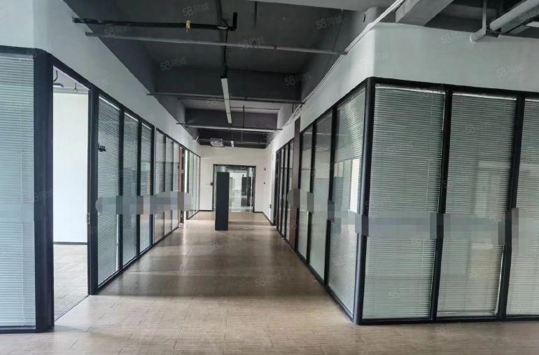 精装修厂房出租龙岗宝龙楼上2800平带办公室仓库出租原房东