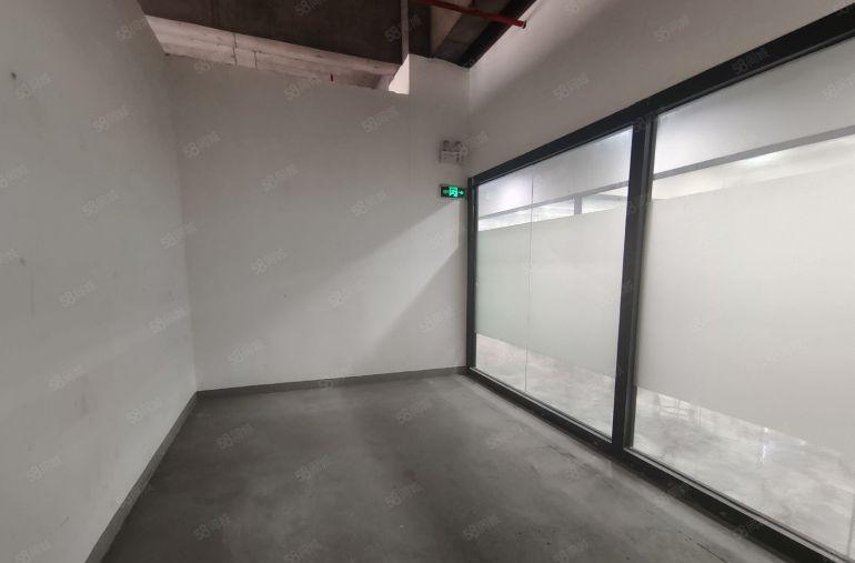 坂田五和云里智能园的小独栋1200平。这里有完善配套设施