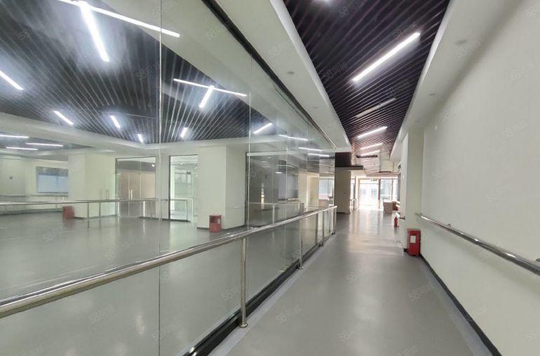 布吉原房东联创科技园一楼500平生活配套齐全 运动设施多样