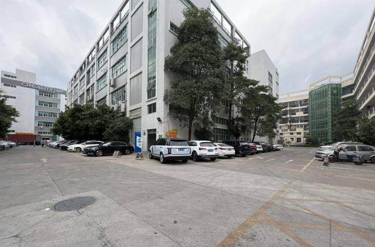 平湖原房东一楼厂房1380平方仓库出租带红本现成办公室地坪漆