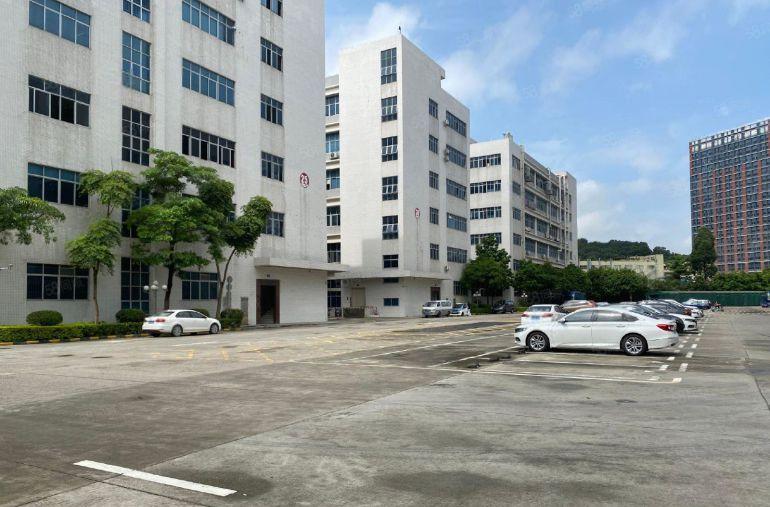 平湖华南城工业园单层2000平带装修红本厂房仓库出租可分租