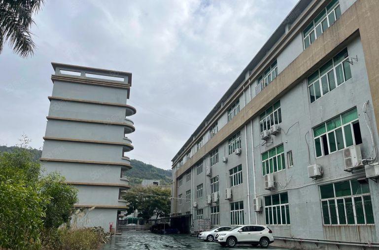 横岗原房东无公摊厂房出租2000平，带精装办公室无尘车间