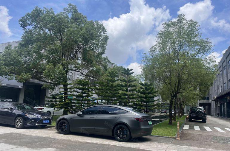 横岗六约花园式厂房出租2000平可分租，适合珠宝电子服装加工