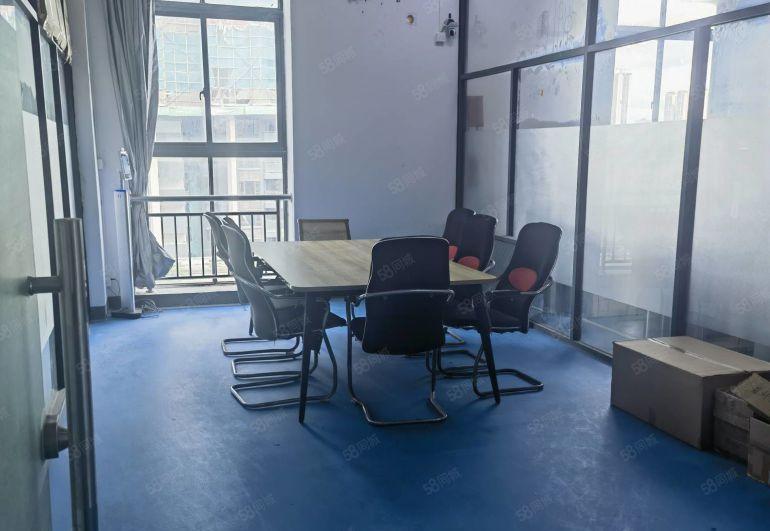 宝龙地铁口原房东楼上现成装修1000平办公室厂房低价出租