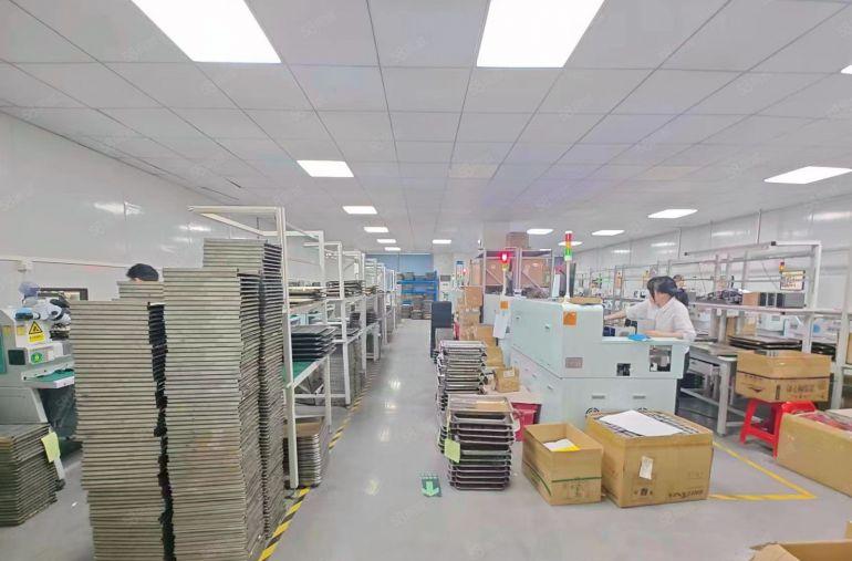 龙岗坪地中心香元排原房东标准厂房带3吨大货梯，现成水电办公室