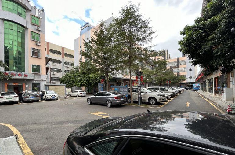 龙岗龙城广场地铁口电商园楼上200平带装修办公室厂房出租