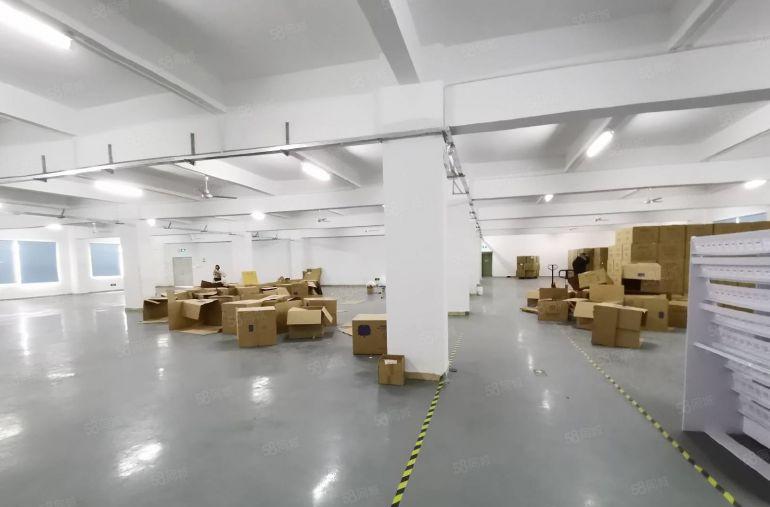 20元起租龙岗南联工业区新出一楼二楼2150平厂房出租可分租