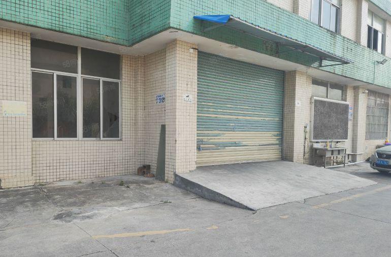 深圳龙岗区平湖新木村木古地铁口独栋厂房出租一楼面积300平方