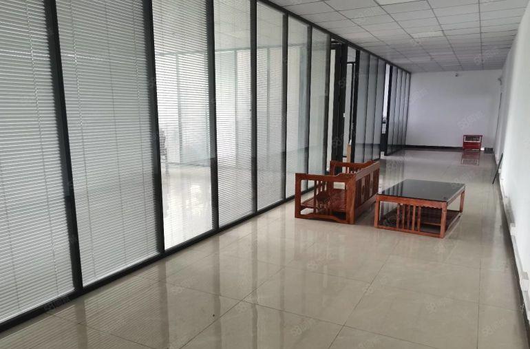 20元起租龙岗宝龙一手房东一楼二楼2200平厂房出租可分租