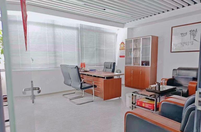 龙岗龙西带红本3楼200到2000平米精装修厂房出租 可分租