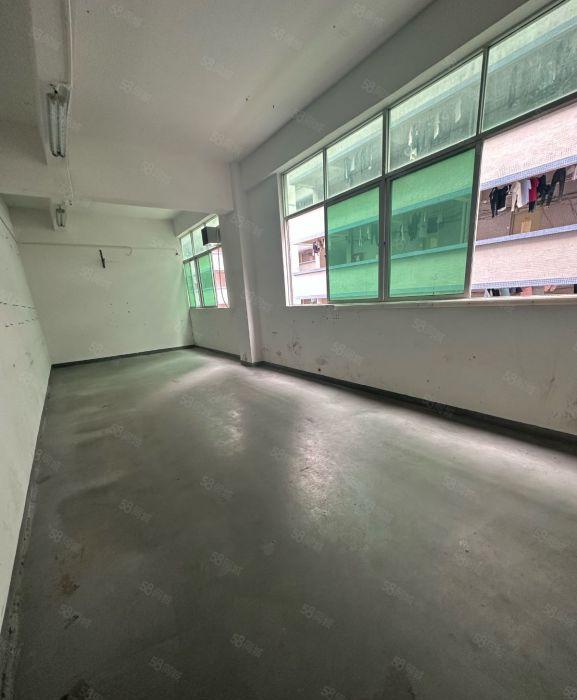 坂田原房东工业园厂房600平，带装修适合办公仓库