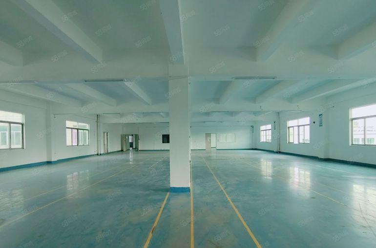 超大空地可分租平湖工业园新出楼上2千平厂房仓库出租22元起租