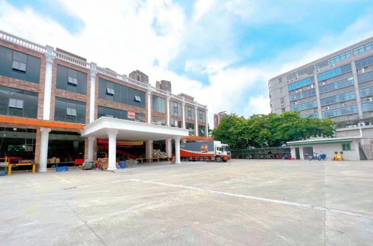 横岗永湖地铁口附近新出楼上115平2加1格局带精装修厂房出租