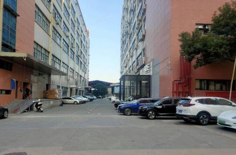 坂田红本工业厂房出租 2000平可分租 工业园一楼仓库出租