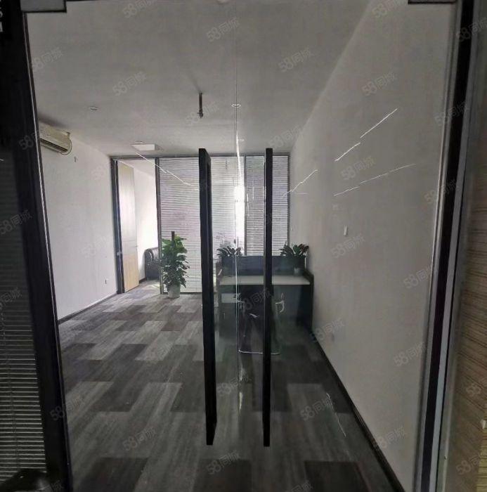 横岗六约地铁口新出3楼560平方厂房仓库出租