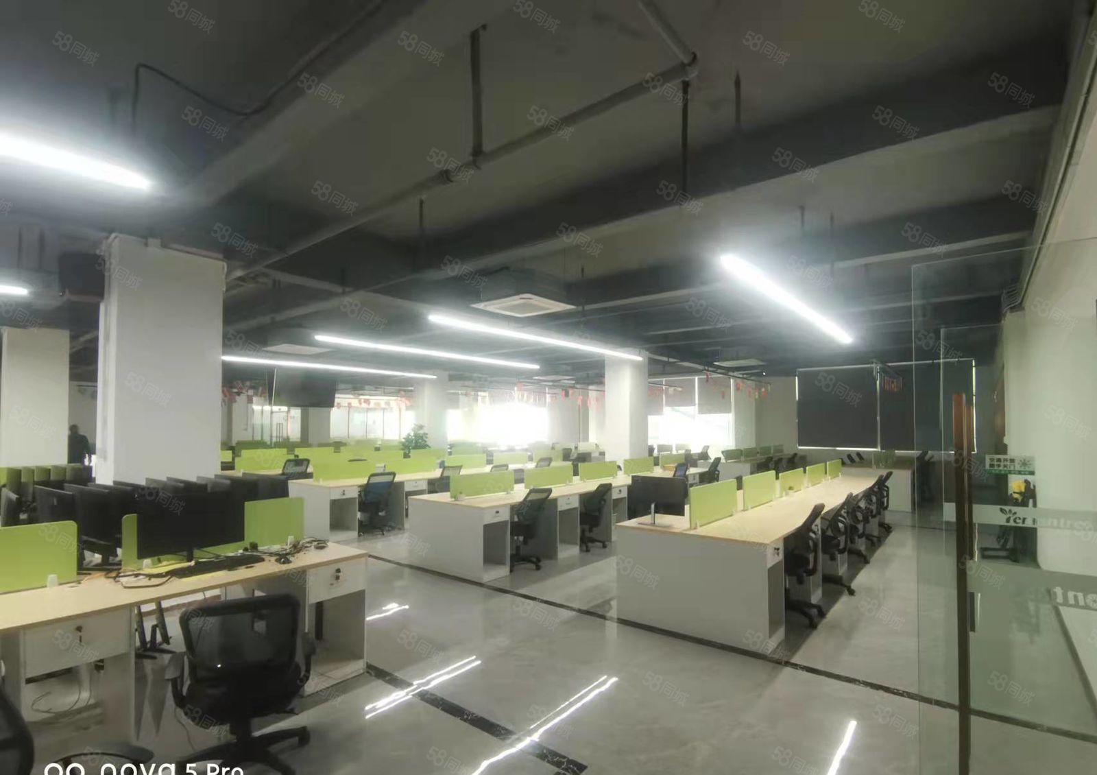 深圳龙岗坂田南坑地铁站附近2楼1200平精装办公厂房出租。