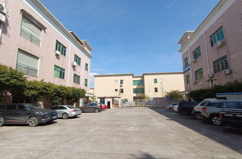 龙岗平湖辅城坳工业园1000平一楼层高5.5米厂房仓库低价租