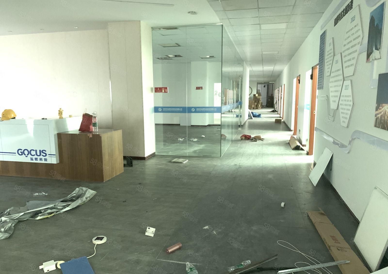 横岗地铁站附近新出3楼精装修2000平厂房出租报价25元可分