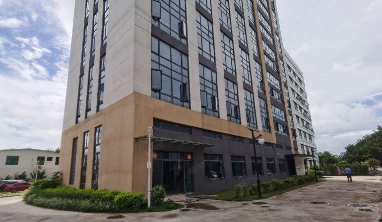 深圳龙岗平湖独立研发综合楼6650平方可分租共9层