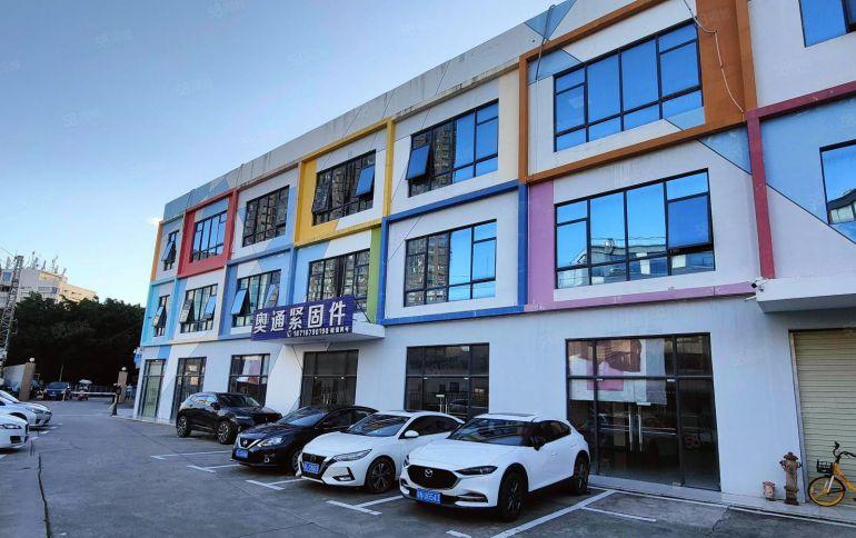 横岗荷坳地铁口丨电商产业园新出一二楼2000平带装修厂房仓库