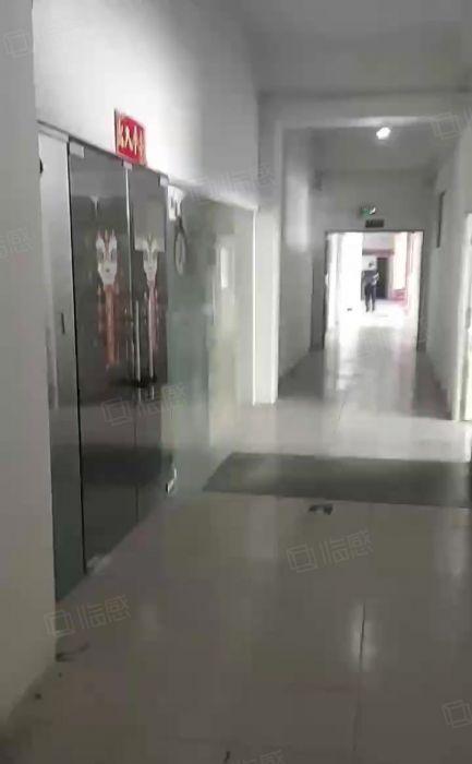 龙岗南联280平方厂房仓库带办公室水电装修出租超大空地