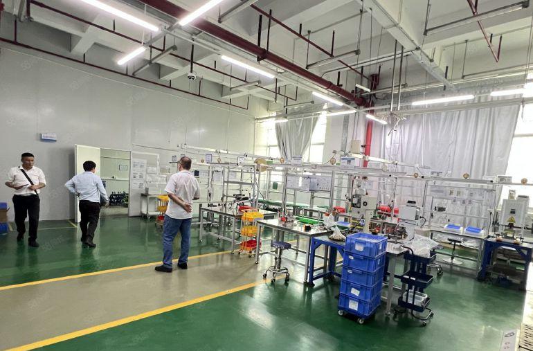 龙岗宝龙科技园原房东一楼厂房仓库1800平出租层高6米易招工