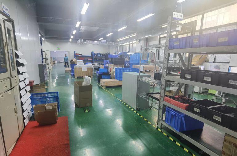 坂田上雪1200平原房东厂房实际面出租，现成精装办公室跟车间