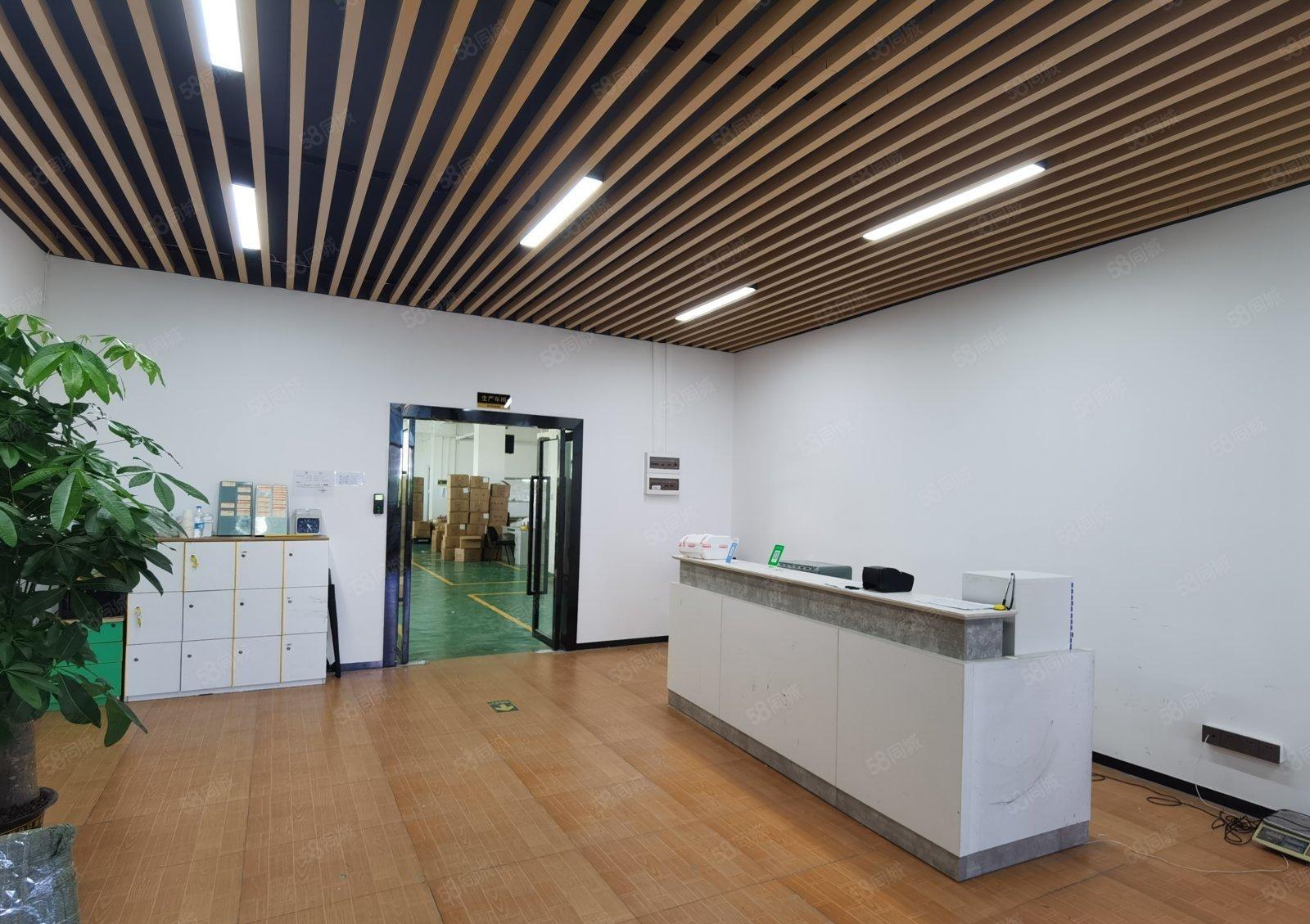 龙岗南联第六工业区原房东红本3楼900平方带装修水电齐可分租