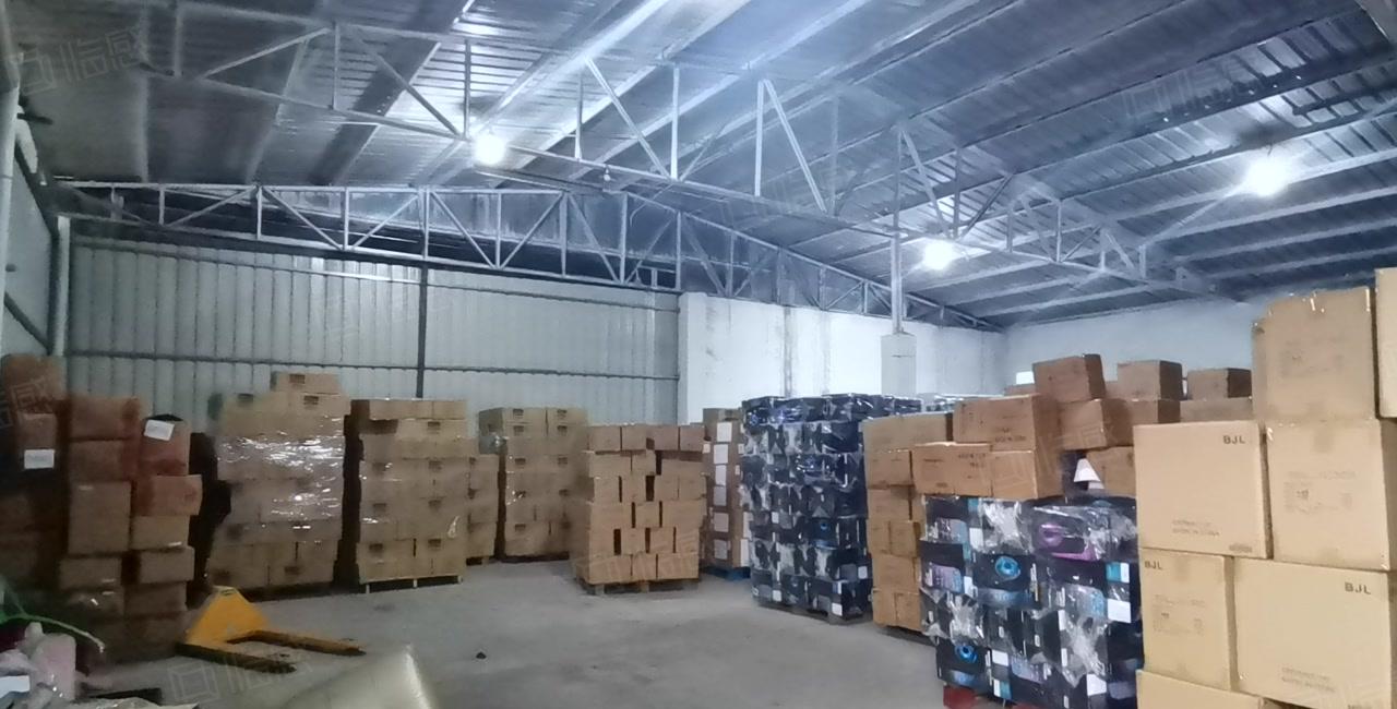 平湖鹅公岭工业区一楼800平带卸货平台钢构仓库厂房出租可分租