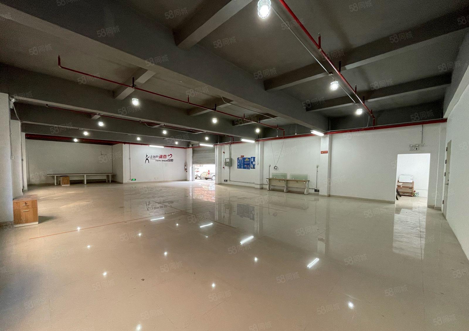 坂田地铁口办公加仓库一体600平，租场地送家私！