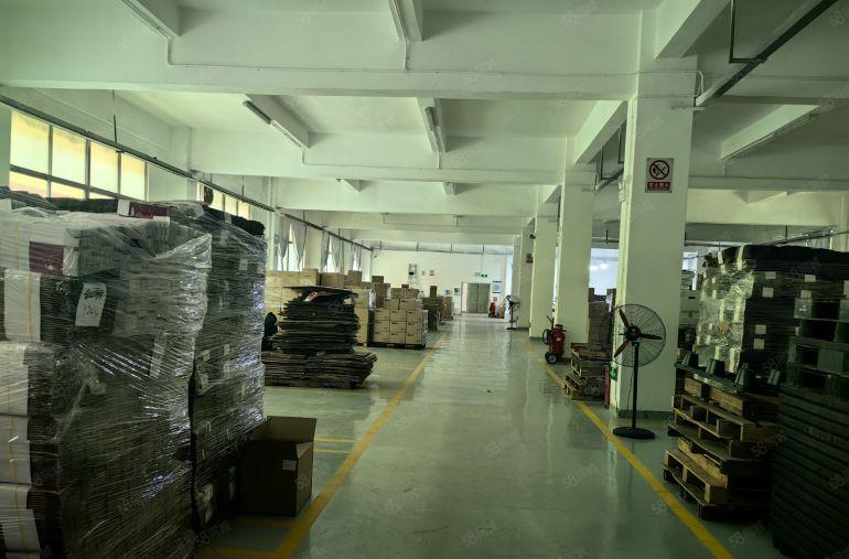 横岗六约地铁口附近电商园一楼500平方厂房仓库出租大小可分租