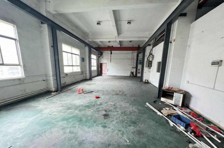 龙岗区龙西一楼400平带装修厂房实际面积大有隔间低价出租