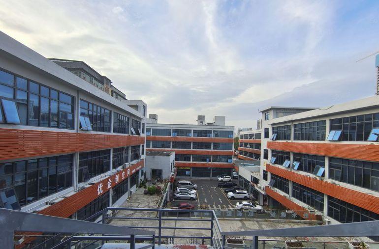 龙岗中心城吉祥地铁站空出200平精装修办公室仓库厂房低价出租